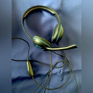 Cyber Acoustics Headset AC-5002, Noise cancellation microphone.